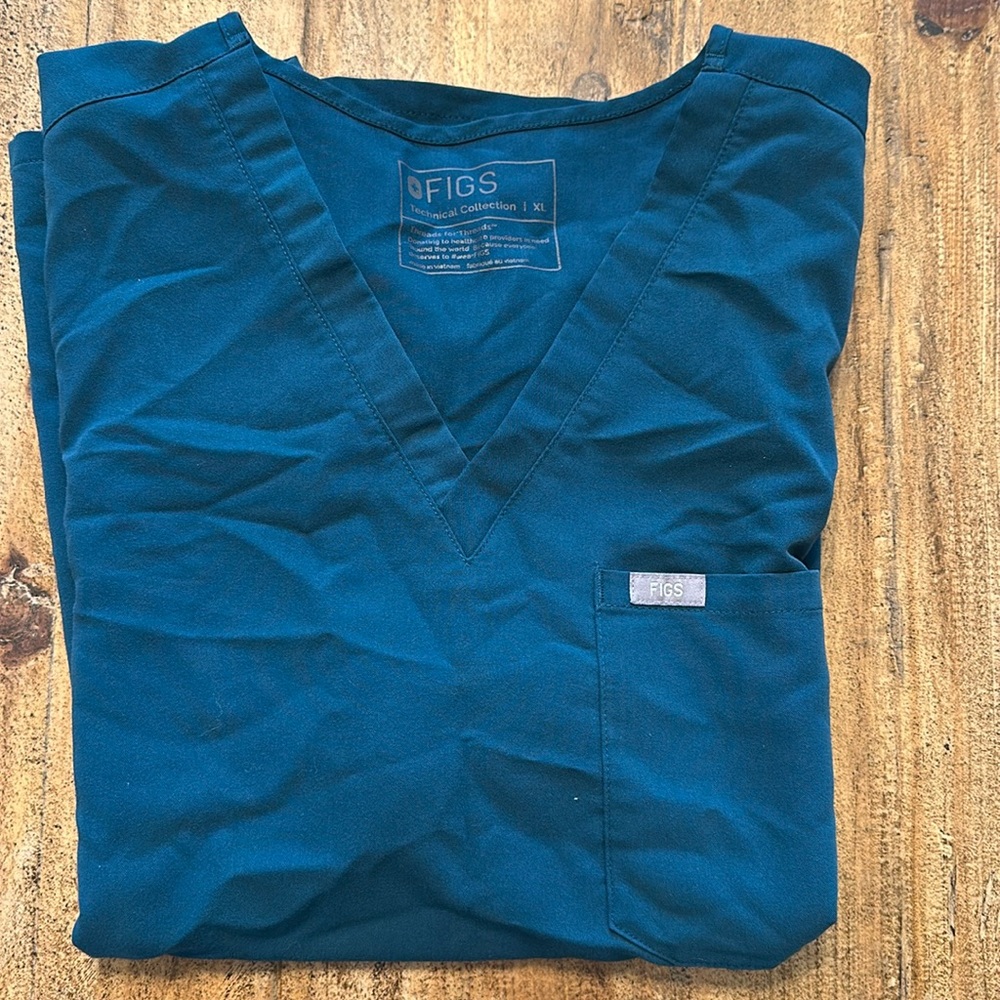 Figs Scrub Caribbean Blue Top